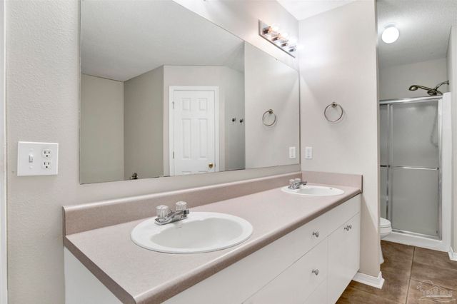 512 Batten Blvd, Pensacola, FL 32507