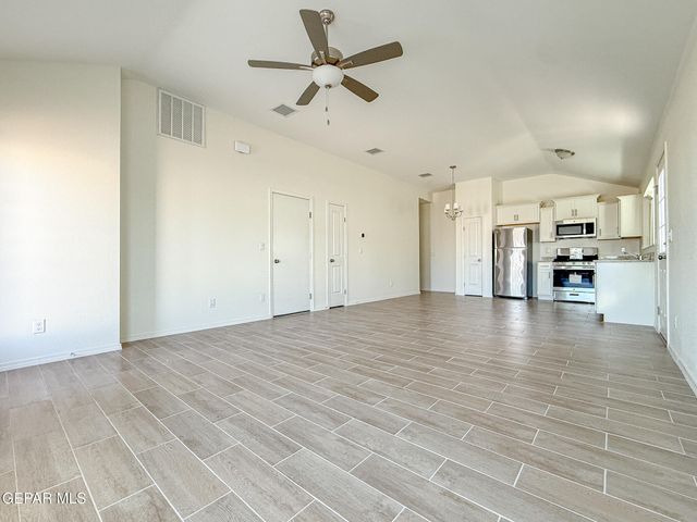 14338 Kayla Mia Drive, El Paso, TX 79938