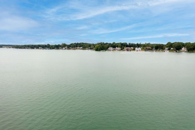 60757 Beechwood Lane, Penn Twp, MI 49031