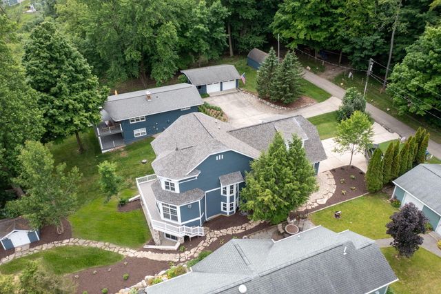 60757 Beechwood Lane, Penn Twp, MI 49031