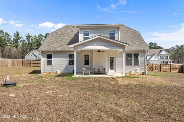158 Woodsrun Street, Raeford, NC 28376