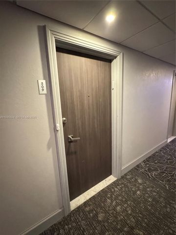 300 Bayview Dr 509, Sunny Isles Beach, FL 33160