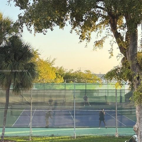 300 Bayview Dr 509, Sunny Isles Beach, FL 33160