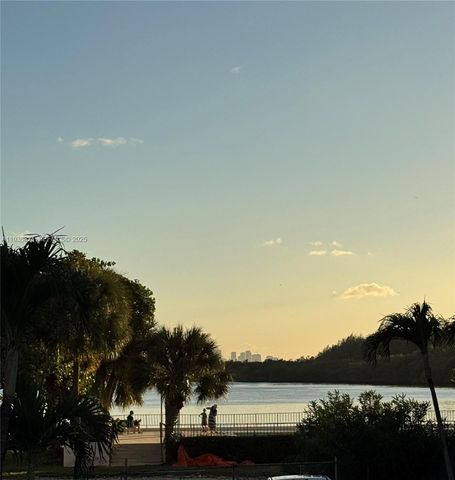 300 Bayview Dr 509, Sunny Isles Beach, FL 33160