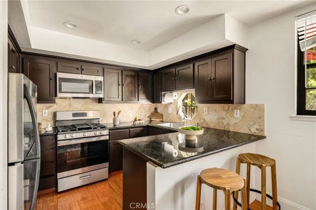 698 S Berendo 206, Los Angeles, CA 90005