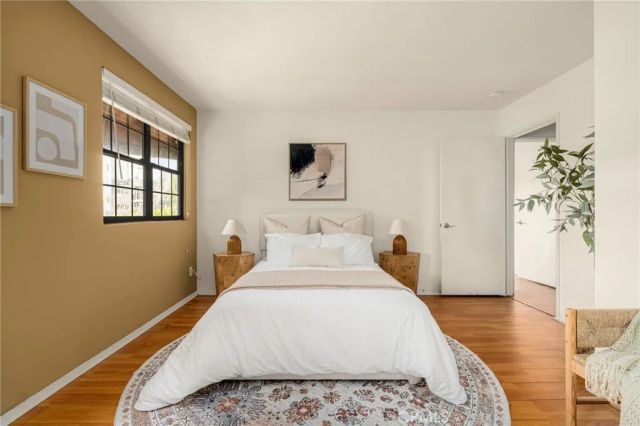 698 S Berendo 206, Los Angeles, CA 90005