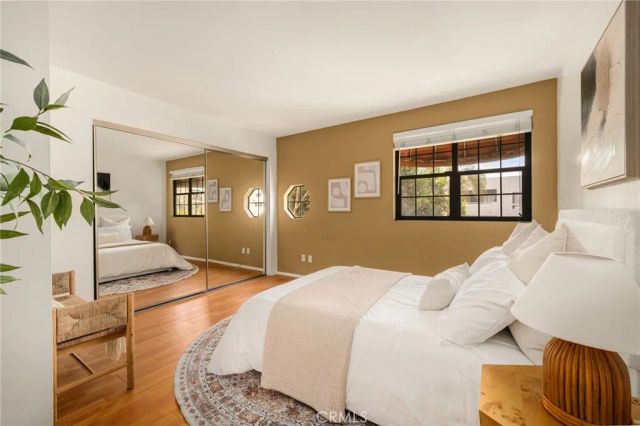 698 S Berendo 206, Los Angeles, CA 90005