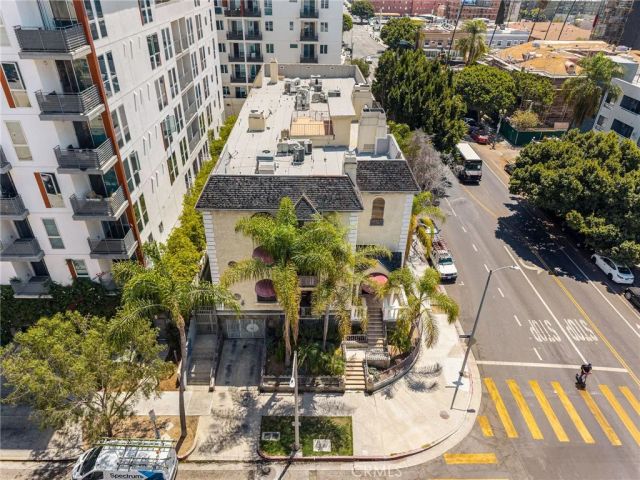 698 S Berendo 206, Los Angeles, CA 90005