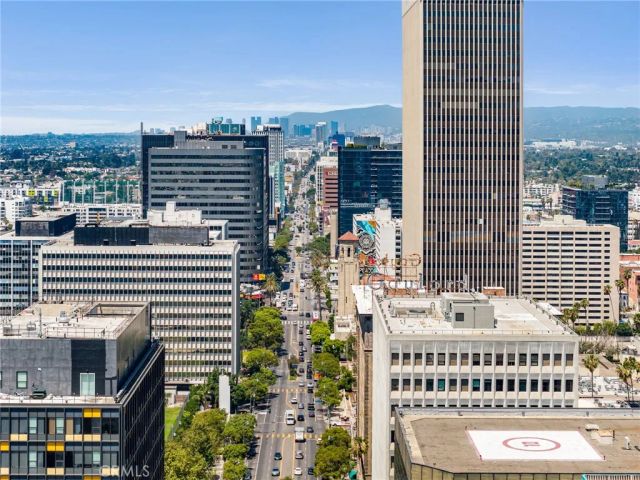698 S Berendo 206, Los Angeles, CA 90005