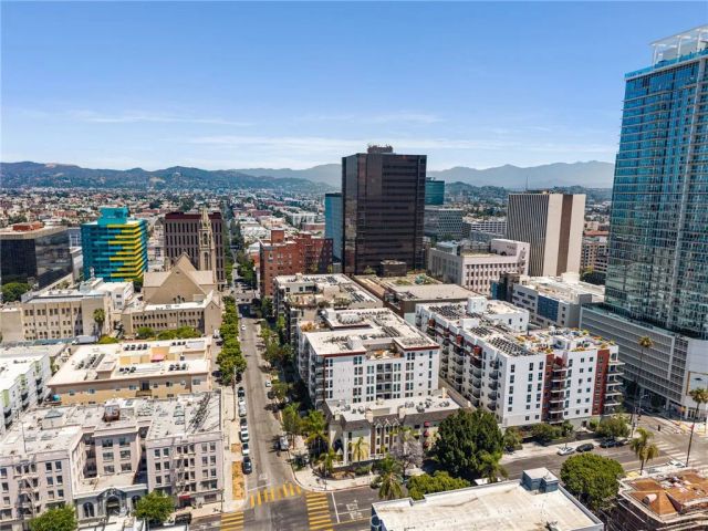 698 S Berendo 206, Los Angeles, CA 90005