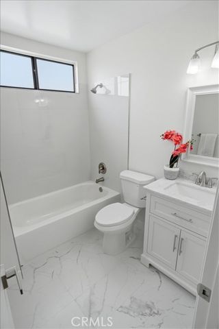 9605 Sepulveda Boulevard 5, North Hills (los Angeles), CA 91343