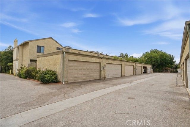 9605 Sepulveda Boulevard 5, North Hills (los Angeles), CA 91343