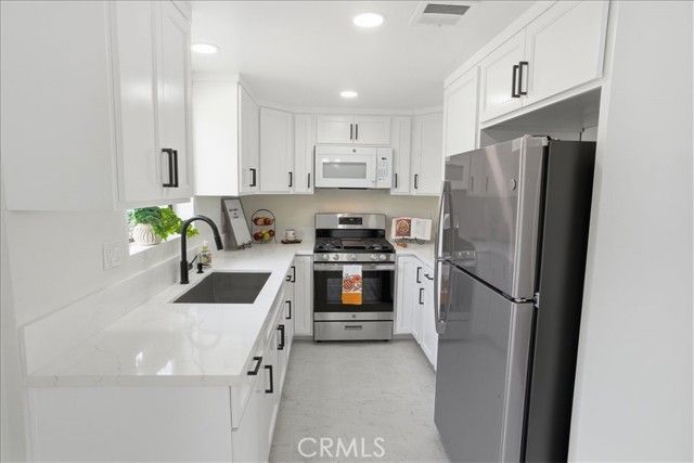 9605 Sepulveda Boulevard 5, North Hills (los Angeles), CA 91343