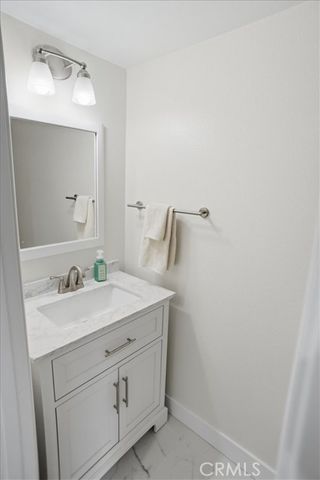 9605 Sepulveda Boulevard 5, North Hills (los Angeles), CA 91343