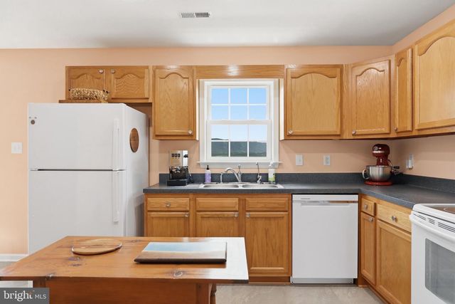 508 THOMPSON ST, Strasburg, VA 22657