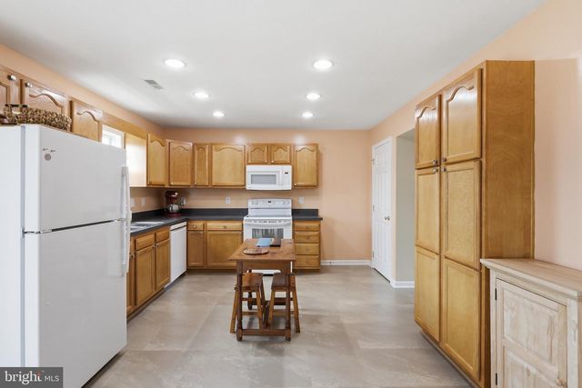 508 THOMPSON ST, Strasburg, VA 22657
