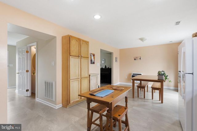 508 THOMPSON ST, Strasburg, VA 22657