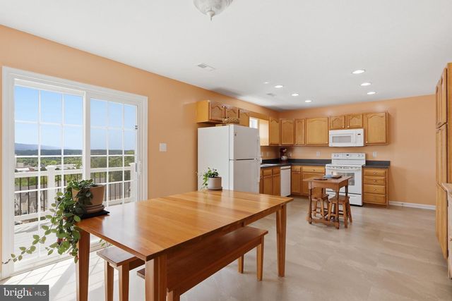 508 THOMPSON ST, Strasburg, VA 22657