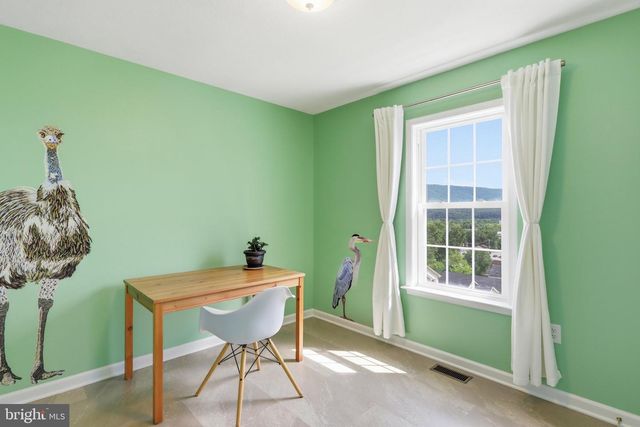 508 THOMPSON ST, Strasburg, VA 22657