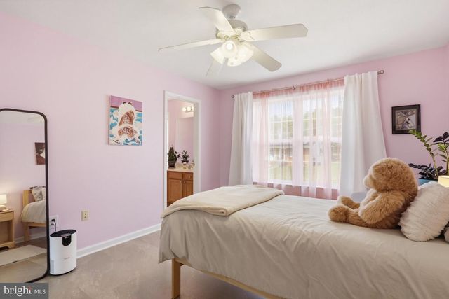 508 THOMPSON ST, Strasburg, VA 22657