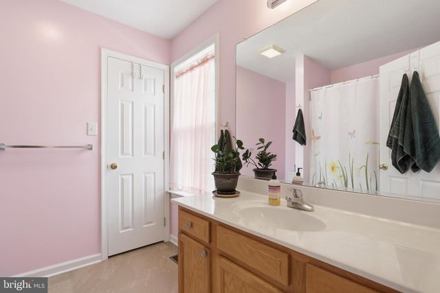 508 THOMPSON ST, Strasburg, VA 22657