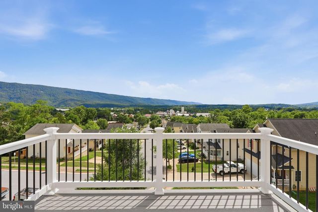 508 THOMPSON ST, Strasburg, VA 22657