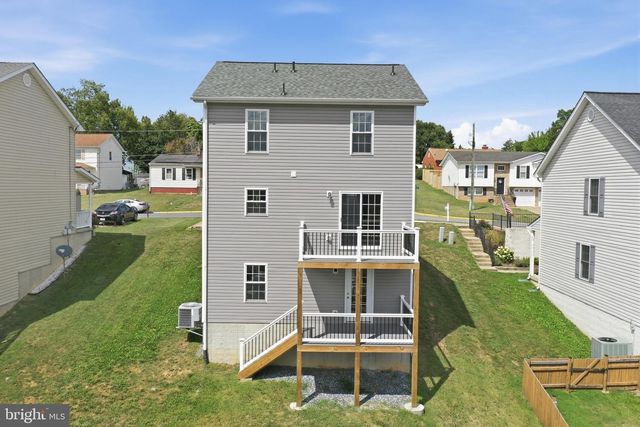 508 THOMPSON ST, Strasburg, VA 22657