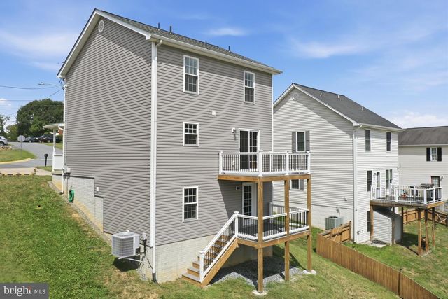 508 THOMPSON ST, Strasburg, VA 22657