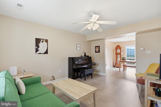 508 THOMPSON ST, Strasburg, VA 22657