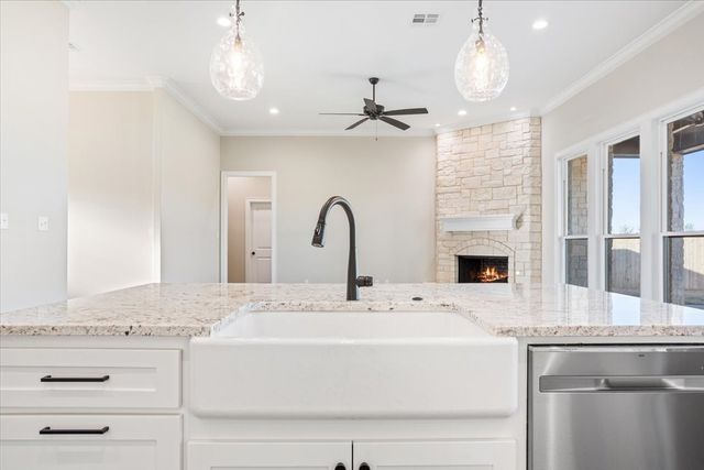 10217 Castleberry Lane, Waco, TX 76712