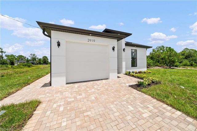 2919 Meadow RD, Lehigh Acres, FL 33974