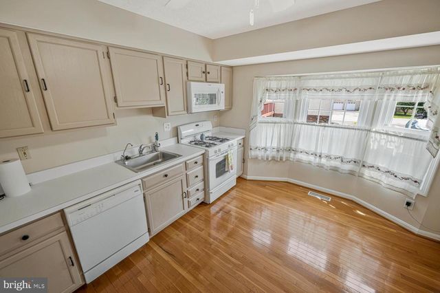 11823 SYLVIA DR, Clinton, MD 20735