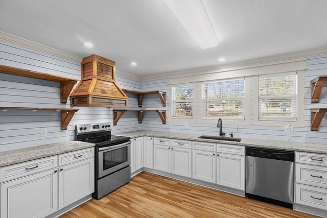 809 Gonzales Drive, Dothan, AL 36305