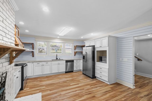 809 Gonzales Drive, Dothan, AL 36305