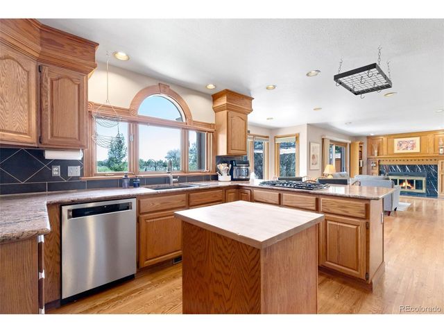 1147 Twin Peaks Cir, Longmont, CO 80503