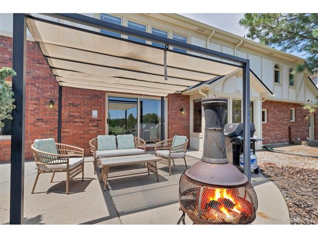 1147 Twin Peaks Cir, Longmont, CO 80503