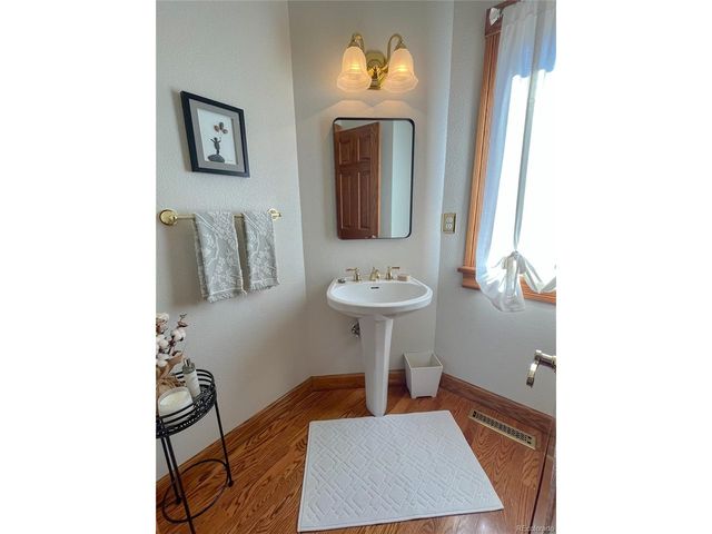 1147 Twin Peaks Cir, Longmont, CO 80503