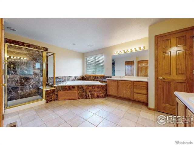 5904 S Ukraine Street, Aurora, CO 80015