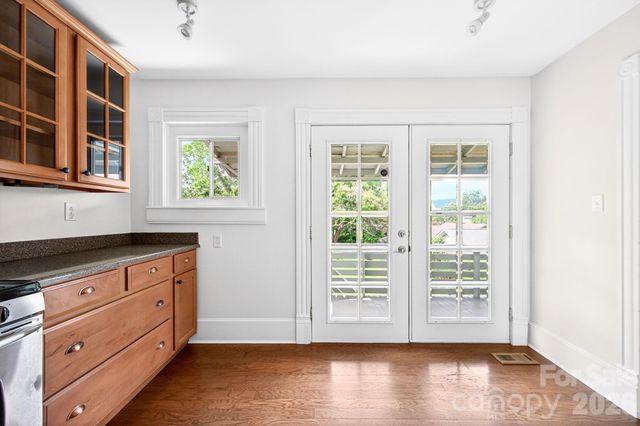 39 Bartlett Street, Asheville, NC 28801