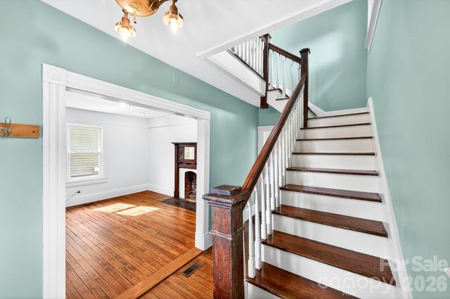 39 Bartlett Street, Asheville, NC 28801