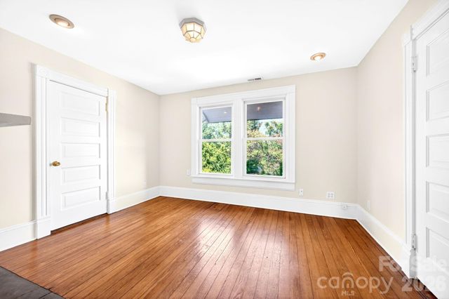 39 Bartlett Street, Asheville, NC 28801