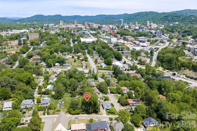 39 Bartlett Street, Asheville, NC 28801