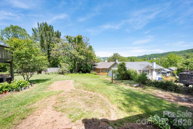 39 Bartlett Street, Asheville, NC 28801