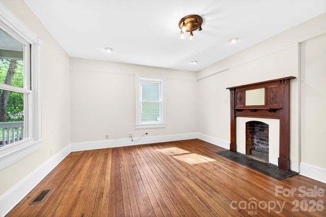 39 Bartlett Street, Asheville, NC 28801
