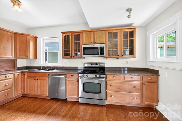 39 Bartlett Street, Asheville, NC 28801