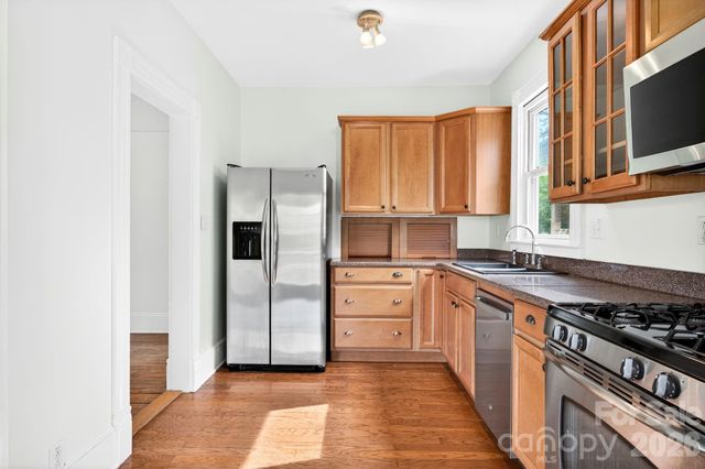 39 Bartlett Street, Asheville, NC 28801