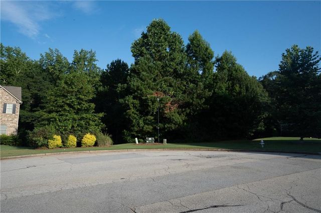 305 Vantage Point, Locust Grove, GA 30248