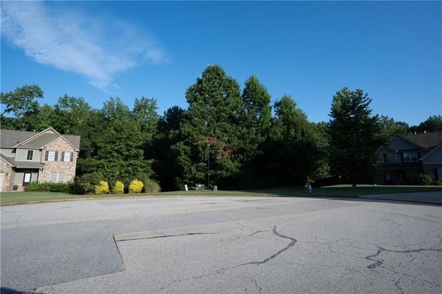 305 Vantage Point, Locust Grove, GA 30248