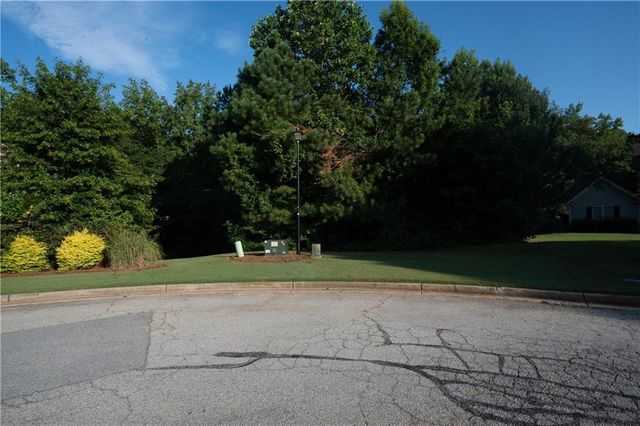 305 Vantage Point, Locust Grove, GA 30248