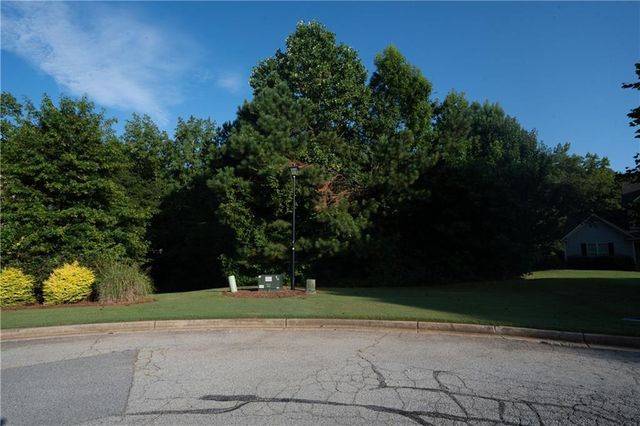 305 Vantage Point, Locust Grove, GA 30248
